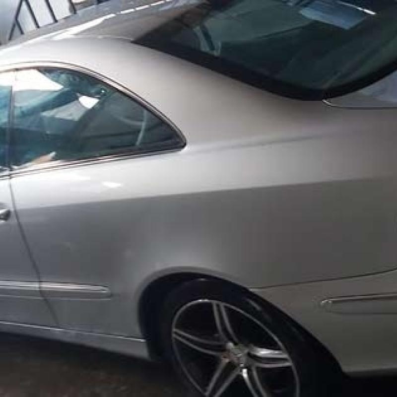 مرسيدس كوبيه ٢٠٠٤ clk200 قابله للبدل